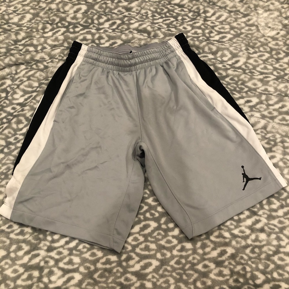 NIKE BASKETBALL SHORTS